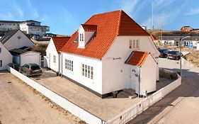 Unikt Sommerhus Beliggende På Norgesvej 8